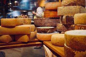Shop Jelmoli Humidor - say cheese - Swiss cheese (naturli-ag) photo made by rouichi / switzerland